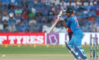 ৬৮ রানের ইনিংস খেলার পথে শিখর ধাওয়ানের একটি শট