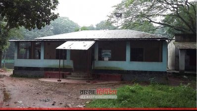 ইমাম সাহেব &lsquo;জঙ্গি&rsquo; জেনে বিস্মিত মাঠপাড়ার বাসিন্দারা (ছবি: যশোর প্রতিনিধি)