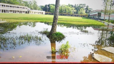 ইসলামপুর বহুমুখী উচ্চ বিদ্যালয়ের মাঠে সারাবছরই জমে থাকে পানি