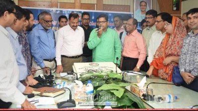কল সেন্টার ও মোবাইল অ্যাপ উদ্বোধন অনুষ্ঠানে অন্যান্যের মধ্যে জুনাইদ আহমেদ পলক (ছবি- চট্টগ্রাম ব্যুরো)