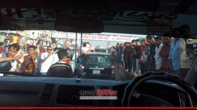 পথে পথে খালেদা জিয়াকে শুভেচ্ছা জানাচ্ছেন দলীয় নেতা-কর্মীরা। ছবি: সালমান তারেক শাকিল
