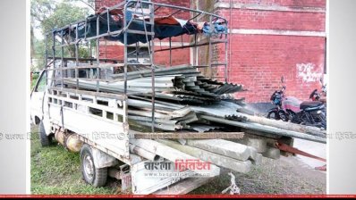 ট্রাকসহ আটক মন্দিরের মালামাল