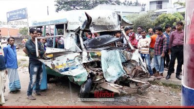 শিবপুরে বাস-লেগুনা সংঘর্ঘ