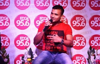 &lsquo;রেডিও এজ&rsquo;-এর উদ্বোধনী অনুষ্ঠানে কথা বলছেন মাশরাফি 