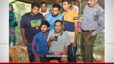চা হাতে ওবায়দুল কাদের (ছবি- প্রতিনিধি)