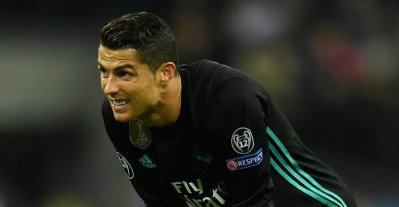 রোনালদোর চোখেমুখে রাজ্যের হতাশা