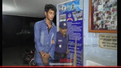 গাইবান্ধায় ট্রাকভর্তি সপ্তম শ্রেণির ১০ হাজার বই জব্দ, আটক ১