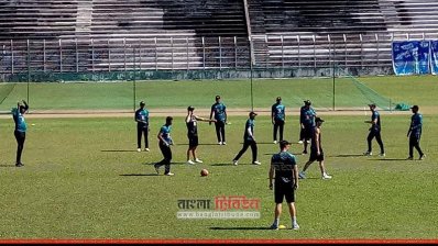ফুটবল খেলেও অনুশীলন করেন মাহমুদউল্লাহরা