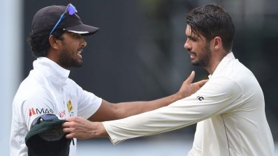 টেস্ট ক্রিকেট থেকে মুখ ফিরিয়ে নিতে চাইছে জিম্বাবুয়ে