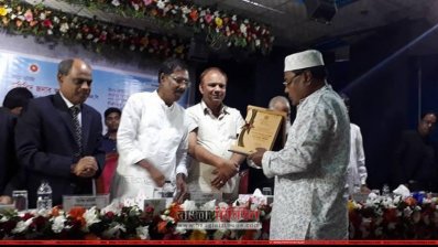 কর দেওয়ায় গাইবান্ধায় সাত ব্যবসায়ীকে সম্মাননা 