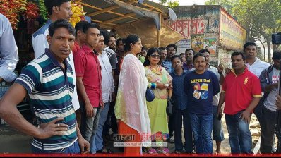 নারায়ণগঞ্জে বাস চলাচল বন্ধ, ভোগান্তিতে যাত্রীরা (ছবি: প্রতিনিধি)