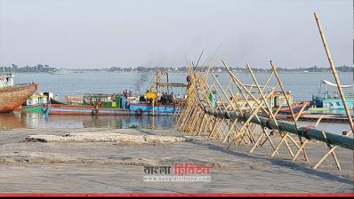বালু ভরাট করা হচ্ছে