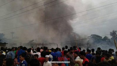 কুমিল্লায় বাজারে আগুন 