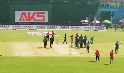টস হেরে ব্যাটিংয়ে খুলনা