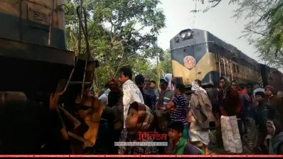 দর্শনায় দুই মালবাহী ট্রেনের সংঘর্ষ
