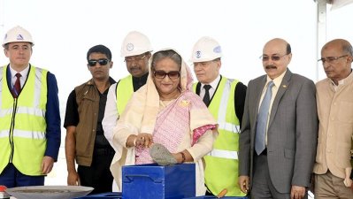 রূপপুর পারমাণবিক বিদ্যুৎকেন্দ্রের নির্মাণকাজ উদ্বোধন করছেন প্রধানমন্ত্রী (ছবি- ফোকাস বাংলা)