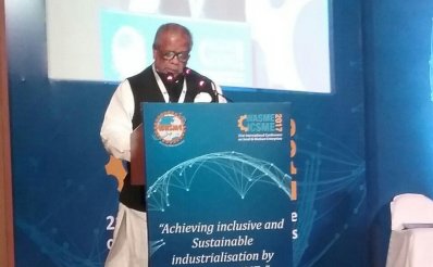 বৈশ্বিক মানোন্নয়ন প্রক্রিয়ায় এসএমই খাতকে একীভূতকরণ: চ্যালেঞ্জ ও সম্ভাবনা&rsquo; শীর্ষক সেশনে বক্তব্য রাখছেণ শিল্পমন্ত্রী আমির হোসেন আমু
