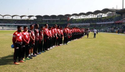 আনিসুল হককে স্মরণ করে এক মিনিট নীরবতা