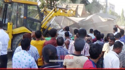 অবৈধ স্থাপনা উচ্ছেদ অভিযান পরিচালনা করা হচ্ছে