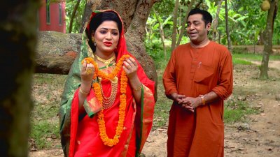 তাদের প্রেমময় জটিল গল্প