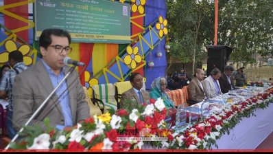 যশোর কলেজের ২৫ বছর পূর্তি অনুষ্ঠানে বক্তব্য দিচ্ছেন কাজী নাবিল আহমেদ