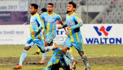 চট্টগ্রাম আবাহনীর গোলের উল্লাস। ছবি-বাফুফে