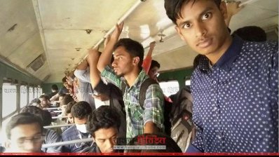 পরিবহন সংকটে ভোগান্তিতে জবি শিক্ষার্থীরা