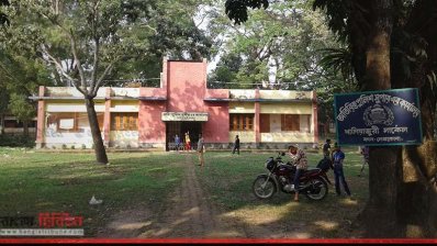 খালিয়াজুরী সার্কেলের অতিরিক্ত পুলিশ সুপারের কার্যালয়ে উত্তোলন করা হয়নি পতাকা