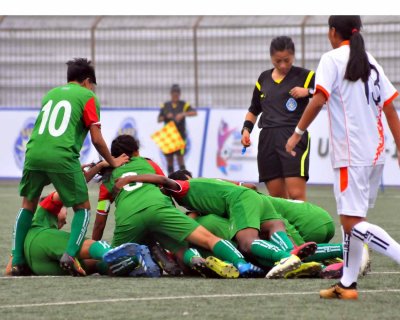গোলের পর বাংলাদেশের উল্লাস 