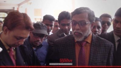 আদালতে বাদী ও তার আইনজীবী (ছবি- প্রতিনিধি)