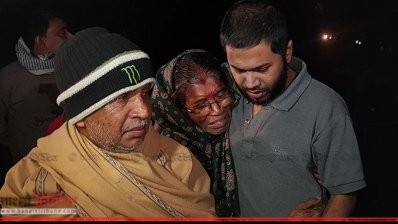 মায়ের কোলে উৎপল
