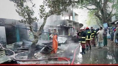 আগুনে পুড়ে যাওয়া হিরু-মনি মার্কেট