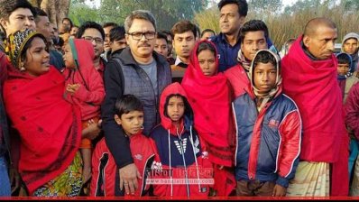সেই দুই শিশুর সঙ্গে পররাষ্ট্র প্রতিমন্ত্রী শাহরিয়ার আলম