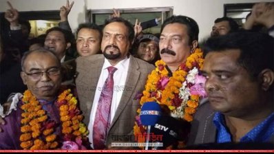 রংপুর সিটি করপোরেশন নির্বাচনে বিজয়ের পর মোস্তাফিজার রহমান মোস্তফা