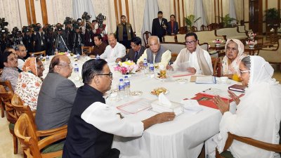 আওয়ামী লীগের সভাপতিমণ্ডলীর বৈঠক (ছবি: ফোকাস বাংলা)