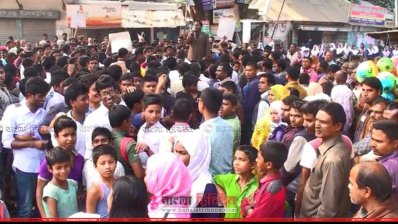 নলডাঙ্গায় অষ্টম শ্রেণির ছাত্রীকে ধর্ষণের ঘটনার প্রতিবাদে বিক্ষোভ 