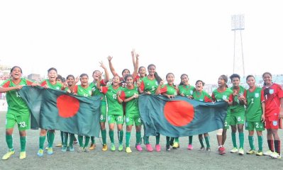 শিরোপা জয়ের পর বাংলাদেশের মেয়েদের উল্লাস