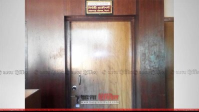 প্রকৌশলীর কক্ষে তালা ঝুলছে এক মাস থেকে 
