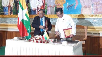 রোহিঙ্গাদের মিয়ানমারে ফেরত পাঠাতে দেশটির সঙ্গে সমঝোতা স্মারকে স্বাক্ষর করে বাংলাদেশ