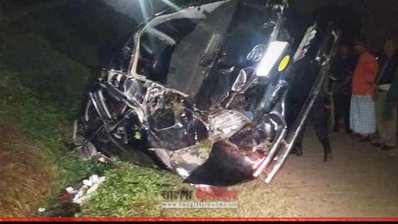 হাতিরঝিলের ২ নম্বর ব্রিজের রেলিং ভেঙে গাড়িটি নিচের রাস্তায় পড়ে যায়