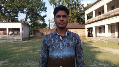 একটা চাকরি চায় মঞ্জু মিয়া