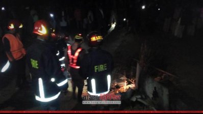 বিমান বিধ্বস্ত হওয়ার পর ফায়ার সার্ভিসের কর্মীদের উদ্ধার তৎপরতা