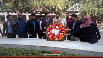বঙ্গবন্ধুর সমাধিতে জাককানইবি উপাচার্যের শ্রদ্ধা নিবেদন