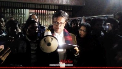 সাময়িক ফল ঘোষণা করছেন অধ্যাপক শেখ মো. মনজুরুল হক