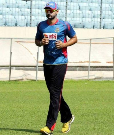 সতীর্থদের আরও দায়িত্ববান হওয়ার আহ্বান জানিয়েছেন মাশরাফি। ছবি-ফেসবুক
