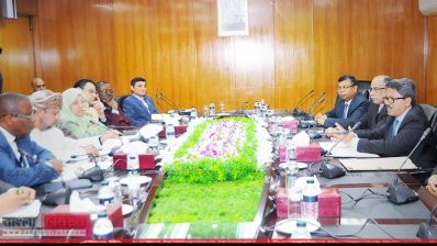 পররাষ্ট্র প্রতিমন্ত্রী শাহরিয়ার আলমের সঙ্গে সাক্ষাৎ 