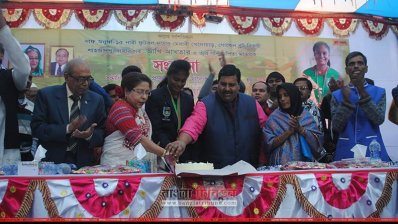 শাহজাদপুরে বিপুল সংবর্ধনা দেওয়া হয়েছে আঁখিকে।  