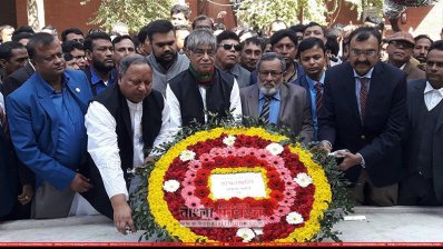 টুঙ্গিপাড়ায় মোস্তাফা জব্বার