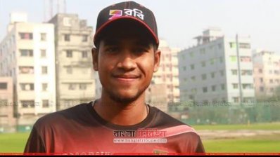 বিপিএলে অভিষেক ম্যাচে চার উইকেট নিয়েছেন অনিক