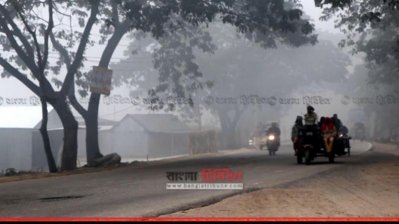 তীব্র শীতে পাবনায় খালি সড়ক